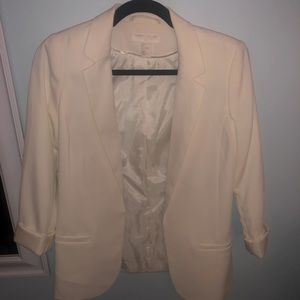 3/4 sleeve white blazer!!